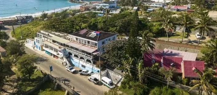 Le Port Hotel